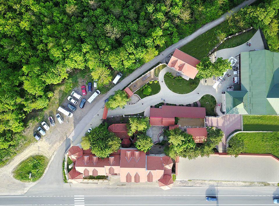 Curtea Boierului Hotel Peresecina Exteriér fotografie